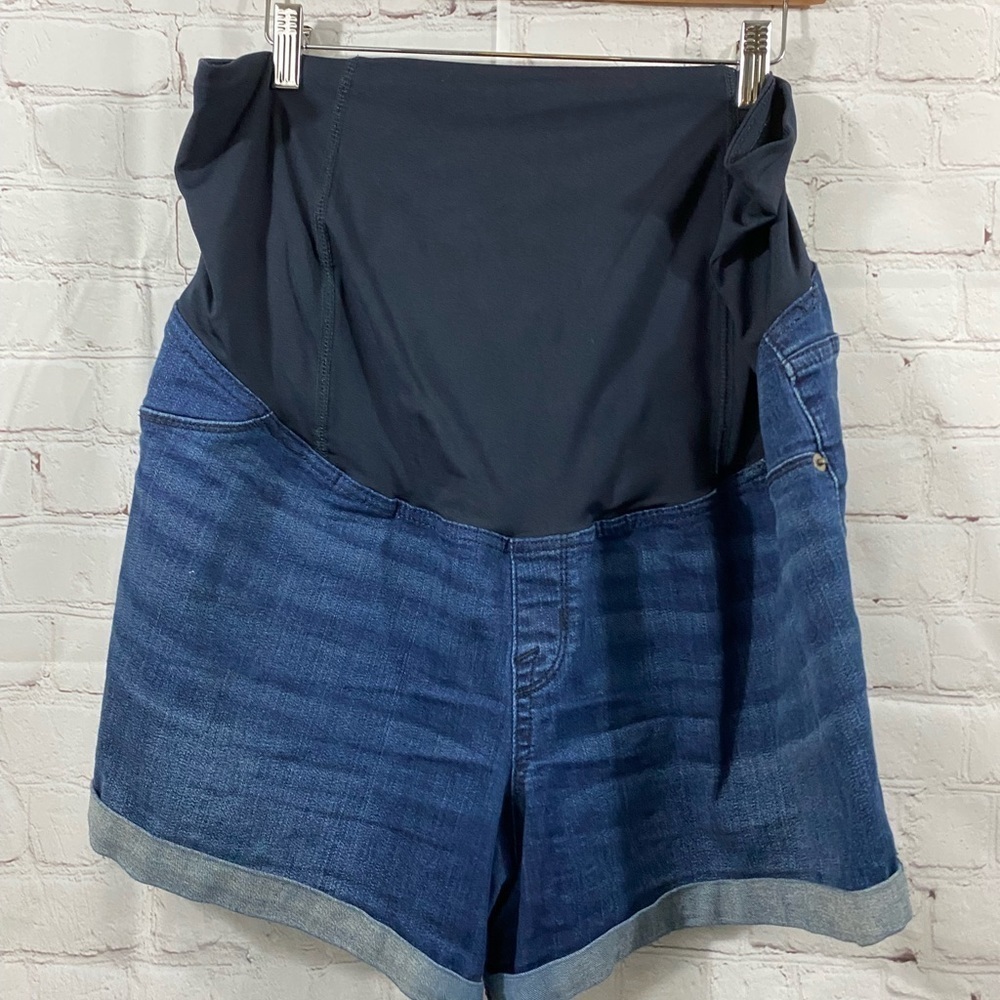 Isabel Maternity Womens Size 16 Jean Shorts with over-the belly crossover panel